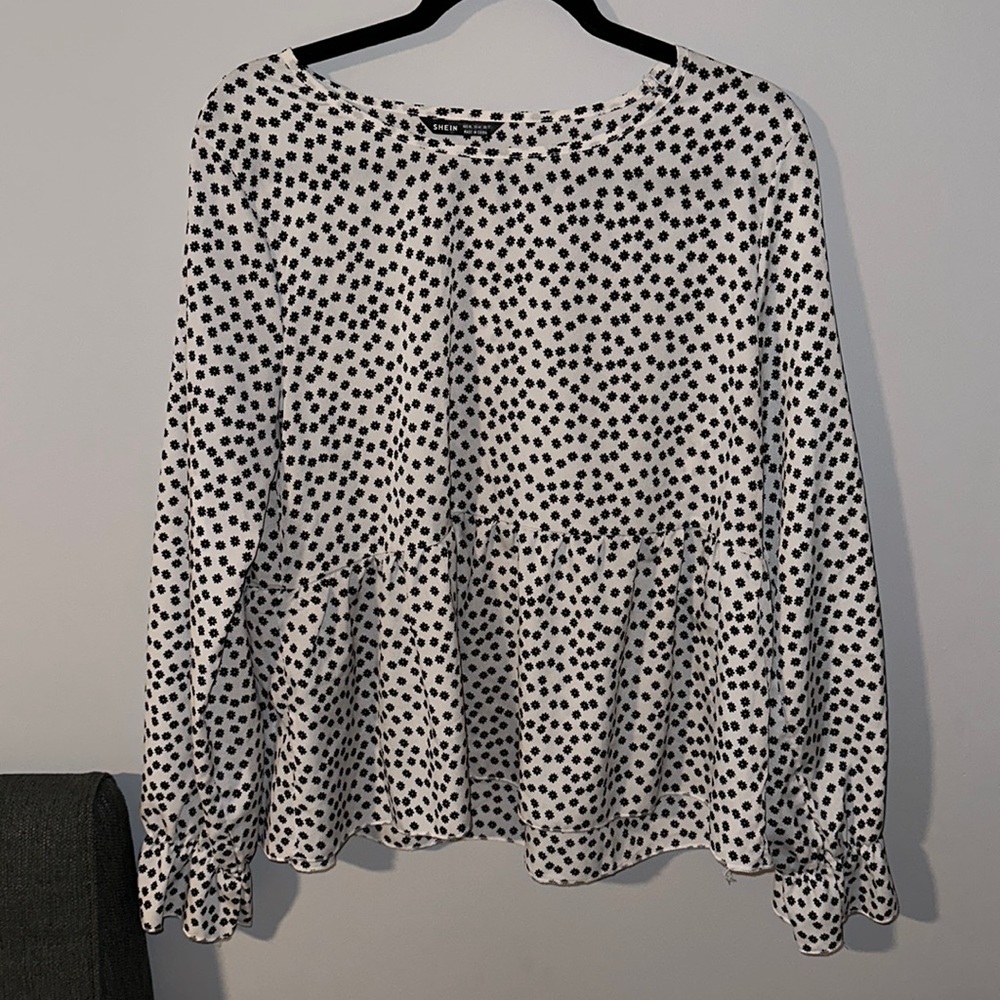 Ditsy Floral Flounce Sleeve Peplum Blouse